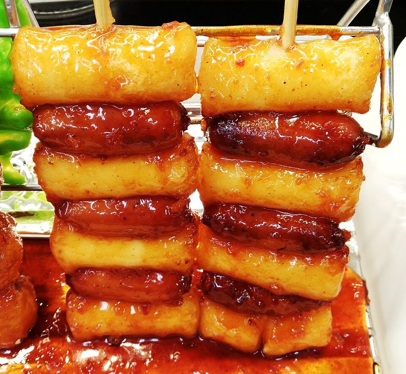 14 Korean Street Foods That Explain Why K-Food Is Exploding Right Now 16 So-tteok So-tteok (Sausage and Rice Cake Skewers)