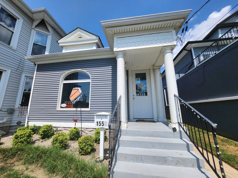 19 Classic Pie Shops Across America Where Dessert Still Comes by the Slice 20 Georgia’s Sweet Potato Pie Company – Louisville, Kentucky