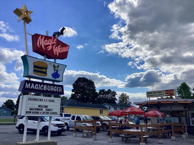 11 Indiana Mom-and-Pop Restaurants Where the Daily Specials Still Rule the Menu 15 Magic Wand Restaurant - Churubusco, Indiana