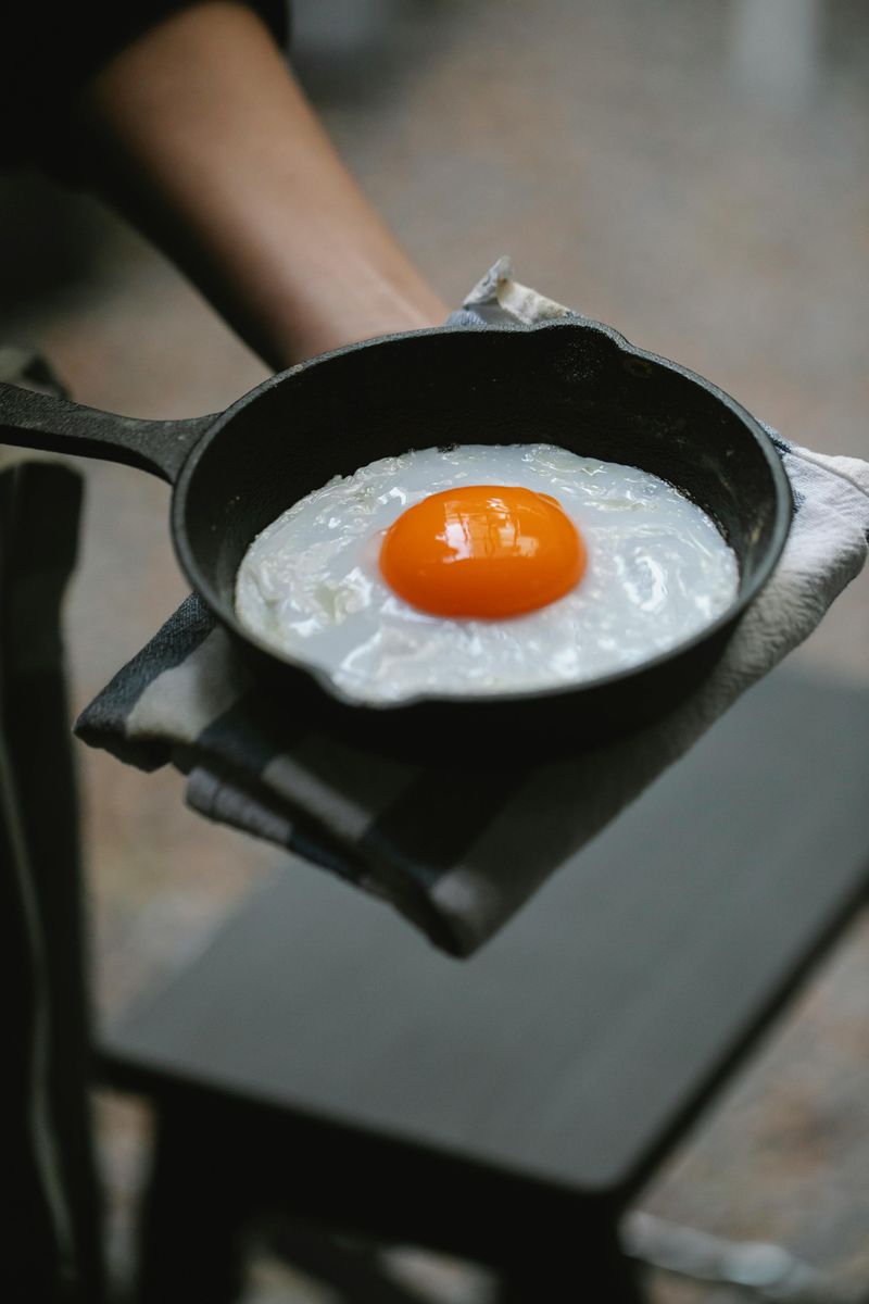 8 Old-School Kitchen Habits We Lost - And Our Food Got Worse 7 Using cast iron skillet