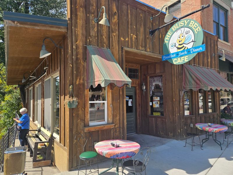 18 Local Restaurants in the U.S. Where Regulars Order “The Usual” Without Asking 19 The Busy Bee Café — Buffalo, New York