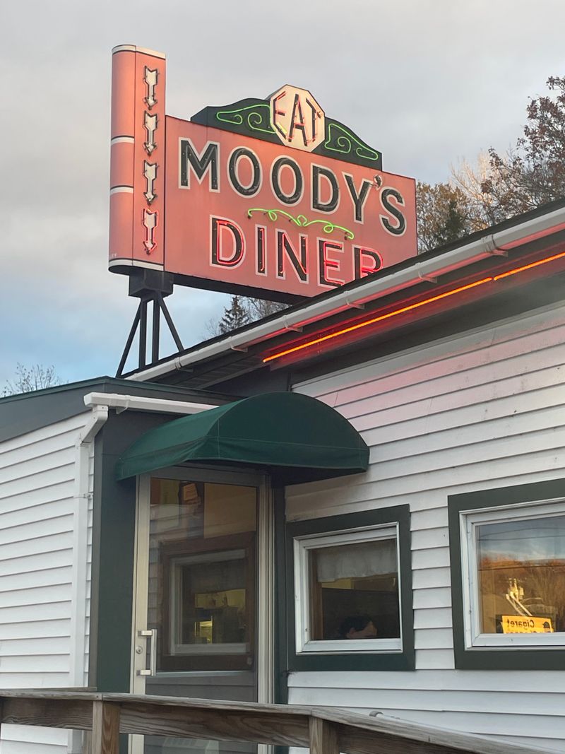 Road Tripping Tennessee For 11 Meat-And-Three Plates That Feel Like Home 10 Moody's Diner - Waldoboro, Maine