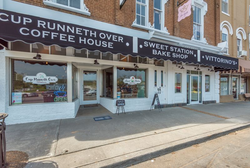 Cup Runneth Over Coffeehouse - Sweetwater, Tennessee