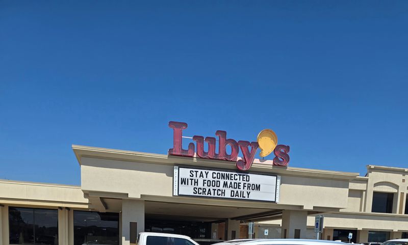 21 Comfort-Food Cafes Across America Where the Mac and Cheese Comes Out Bubbling Hot 15 Luby's - Houston, Texas