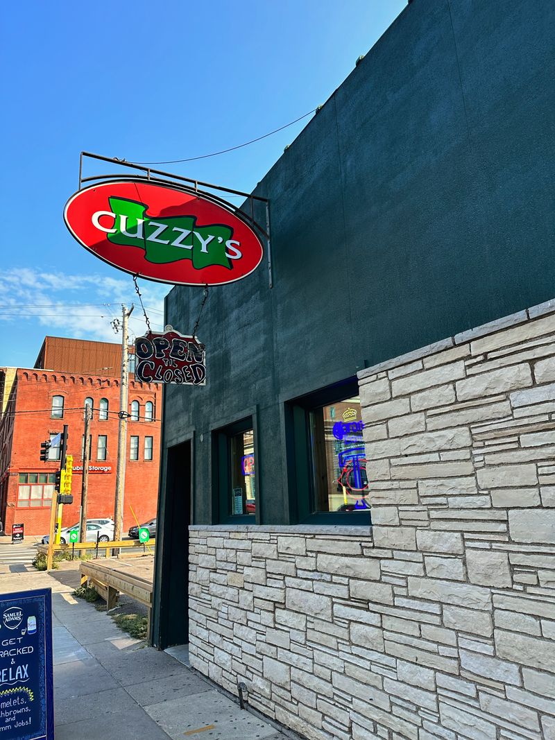 Cuzzy's Grill & Bar - Minneapolis, Minnesota