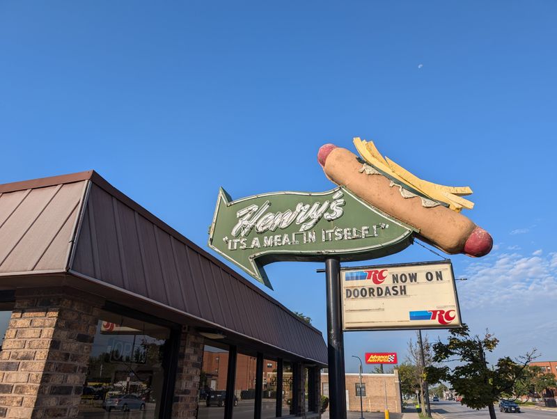 Henry's Drive-In - Cicero, Illinois