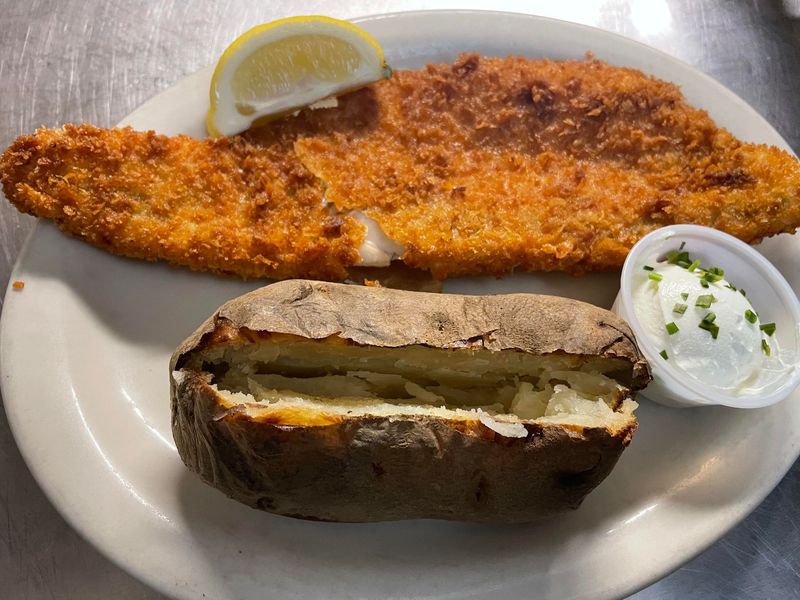 I Traveled Across Wisconsin To Try 14 Friday Fish Fries And 5 Had The Perfect Crunch 16 Eddie's - Superior, Wisconsin