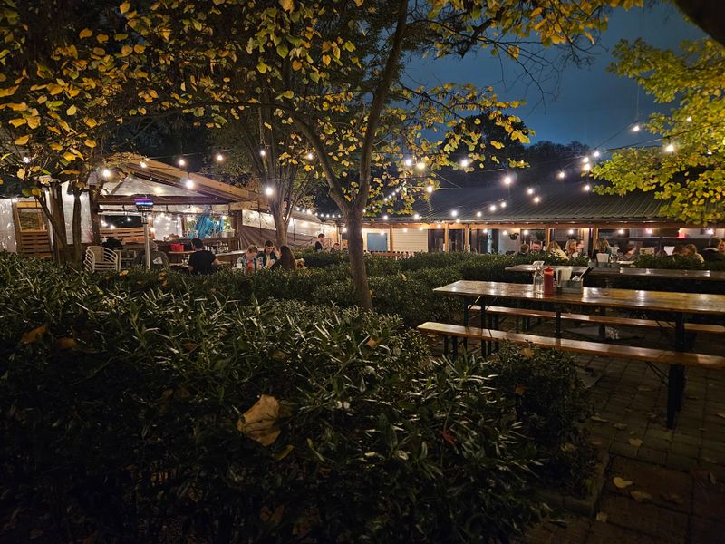 This Tennessee Griddle Spot Serves Smashburgers Locals Say Beat Any Chain 11 The Beer Garden Vibe