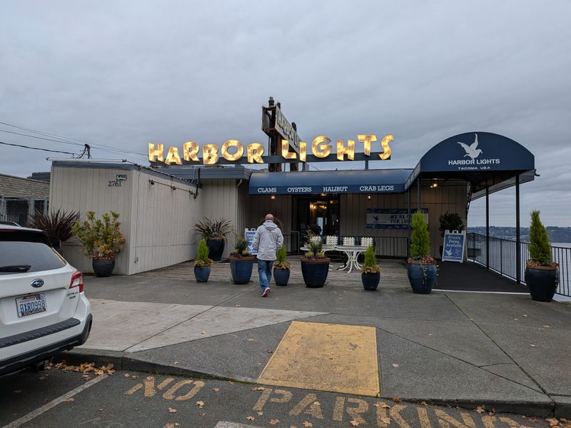 13 Washington Breakfast Spots Where Dungeness Crab Is The Morning Star 18 Harbor Lights – Tacoma, WA