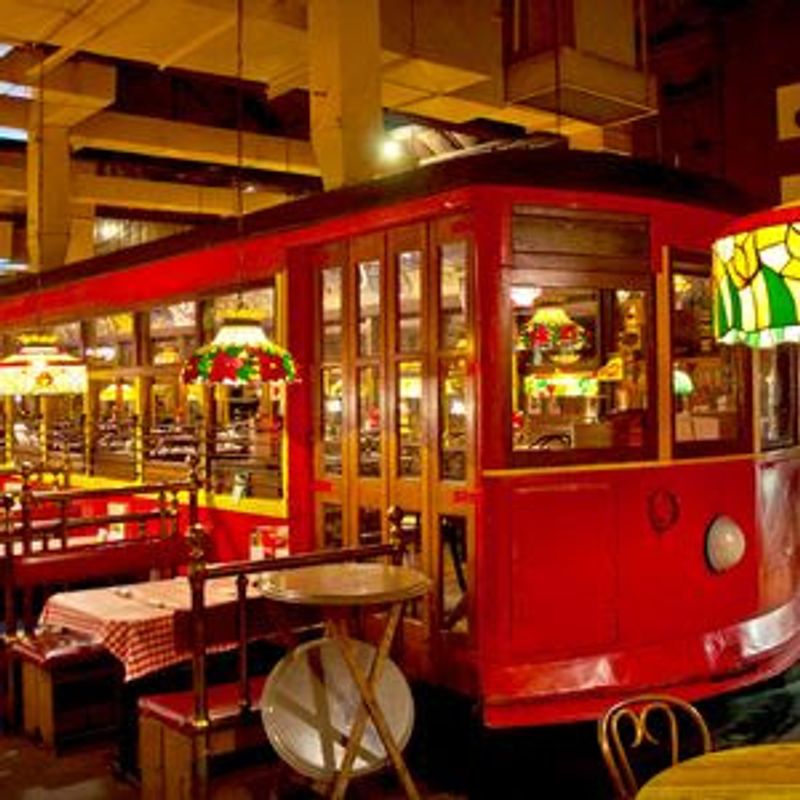 14 Ohio Italian Kitchens Where Saturday Reservations Disappear In Minutes 12 The Spaghetti Warehouse – Columbus, OH