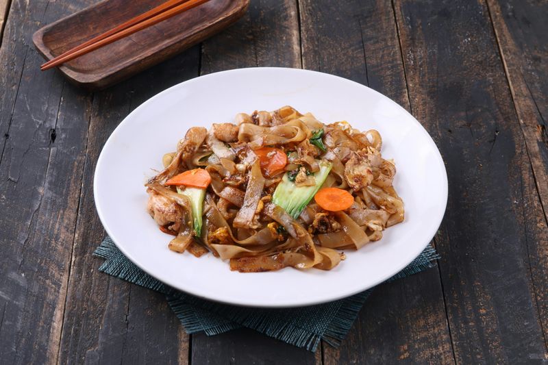 24 Thai Favorites Ranked From Mild to “Why Is My Face on Fire?” 7 Pad See Ew