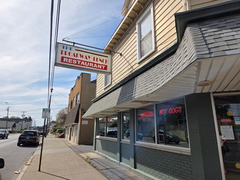 12 New York Small-Town Diners Where Every Booth Has a Story 13 Broadway Lunch - Schenectady, New York