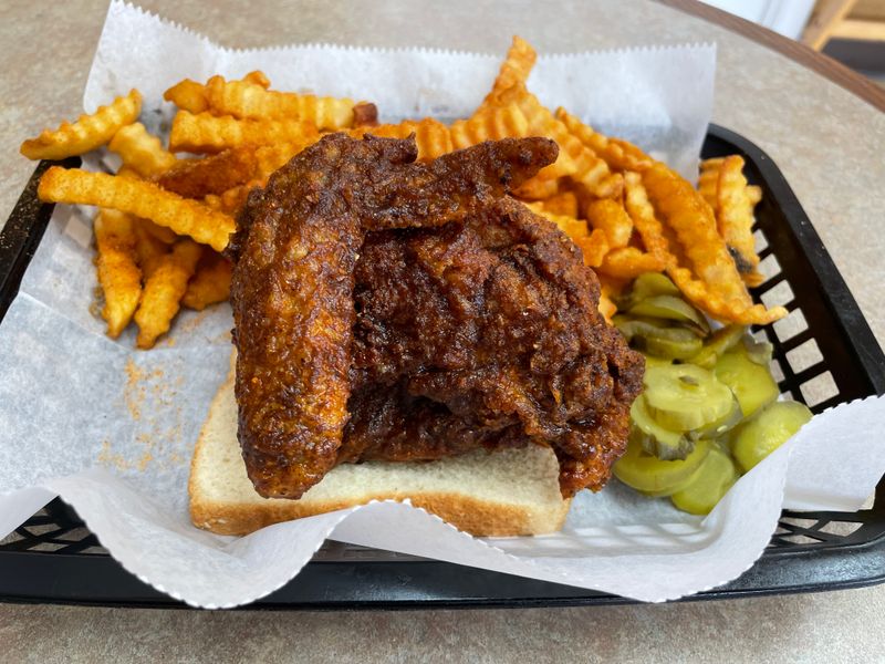 Moore's Spicy Fried Chicken - Hendersonville, Tennessee