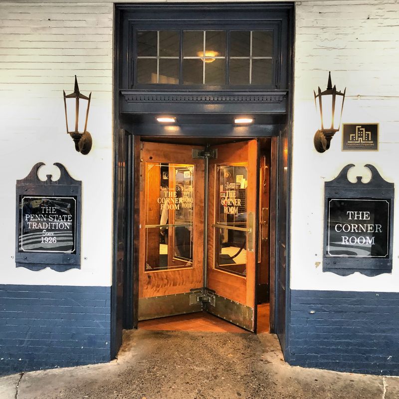 13 Pennsylvania Diners Where The Retro Vibe Never Went Away 13 The Corner Room - State College, Pennsylvania