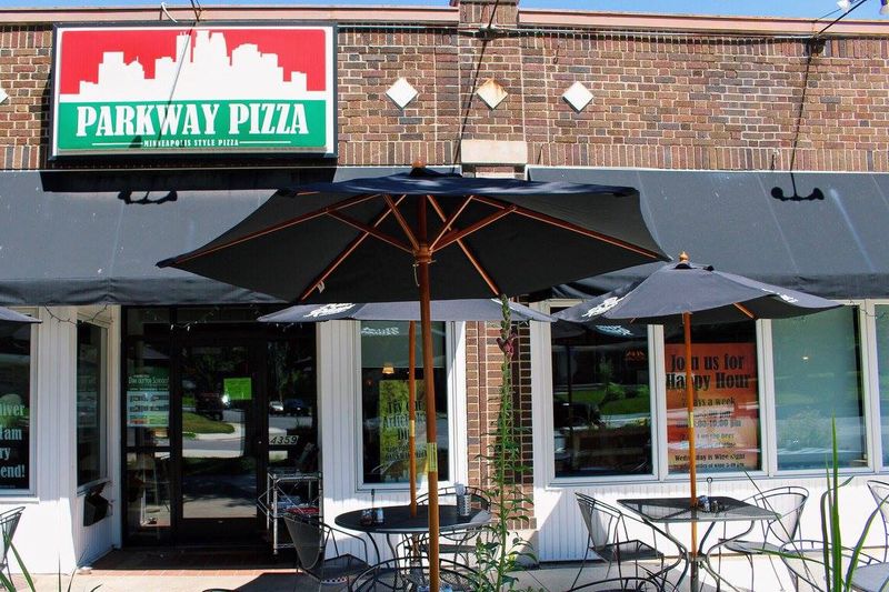 11 Minnesota Pizza Parlors That Still Use Brick Ovens Older Than the Town 8 Parkway Pizza - Longfellow