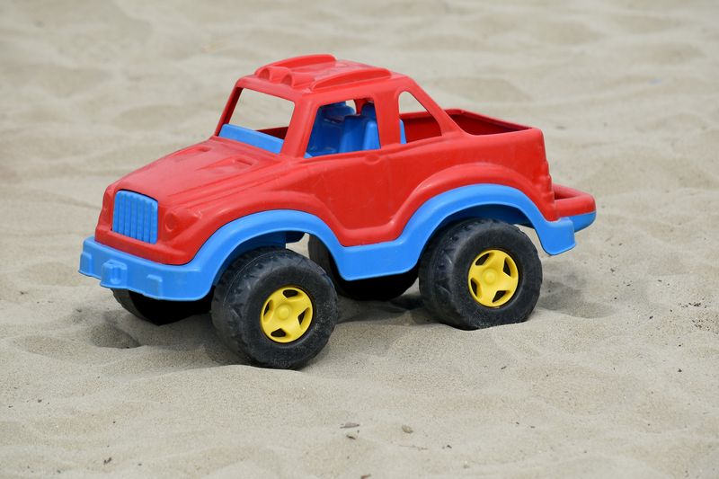 Toy car