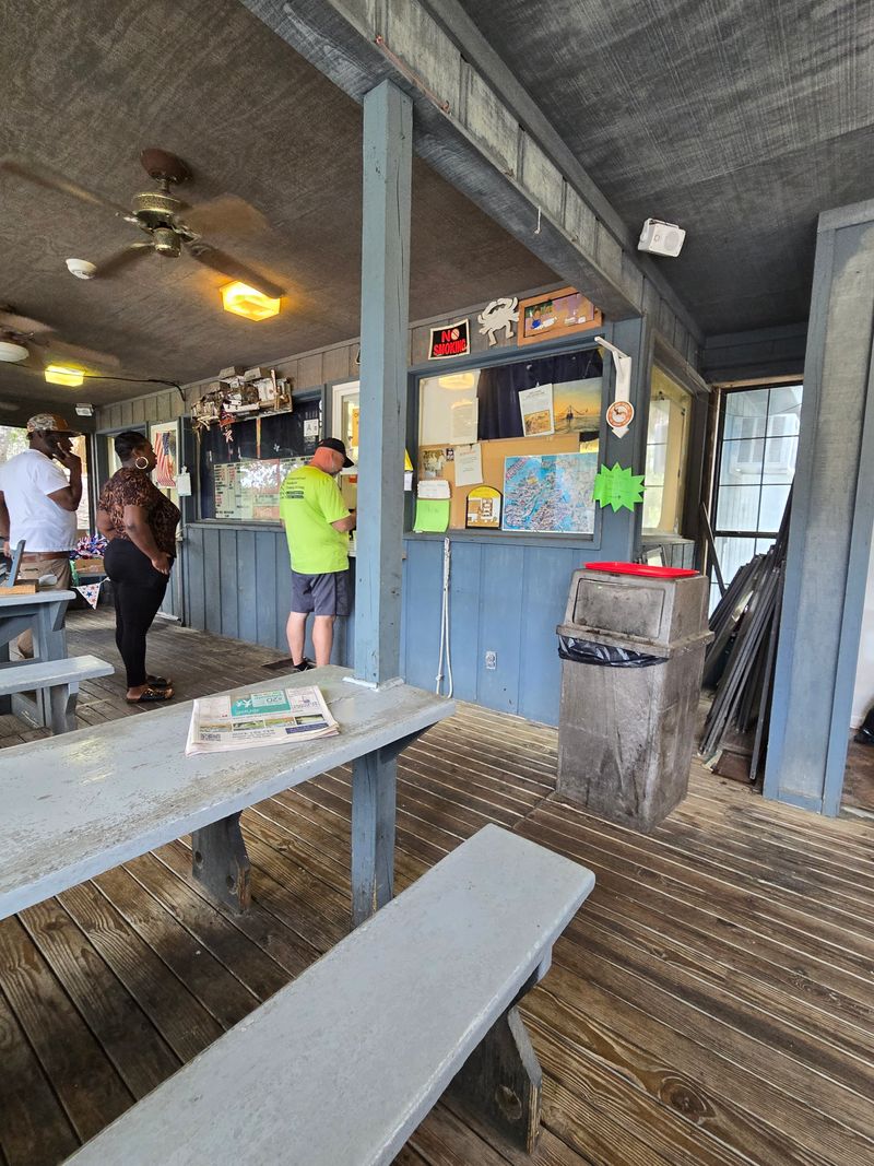 This South Carolina Lowcountry Shack Serves Shrimp Burgers And Fried Baskets That Taste Like A Day On The Marsh 14 Counter Service Flow