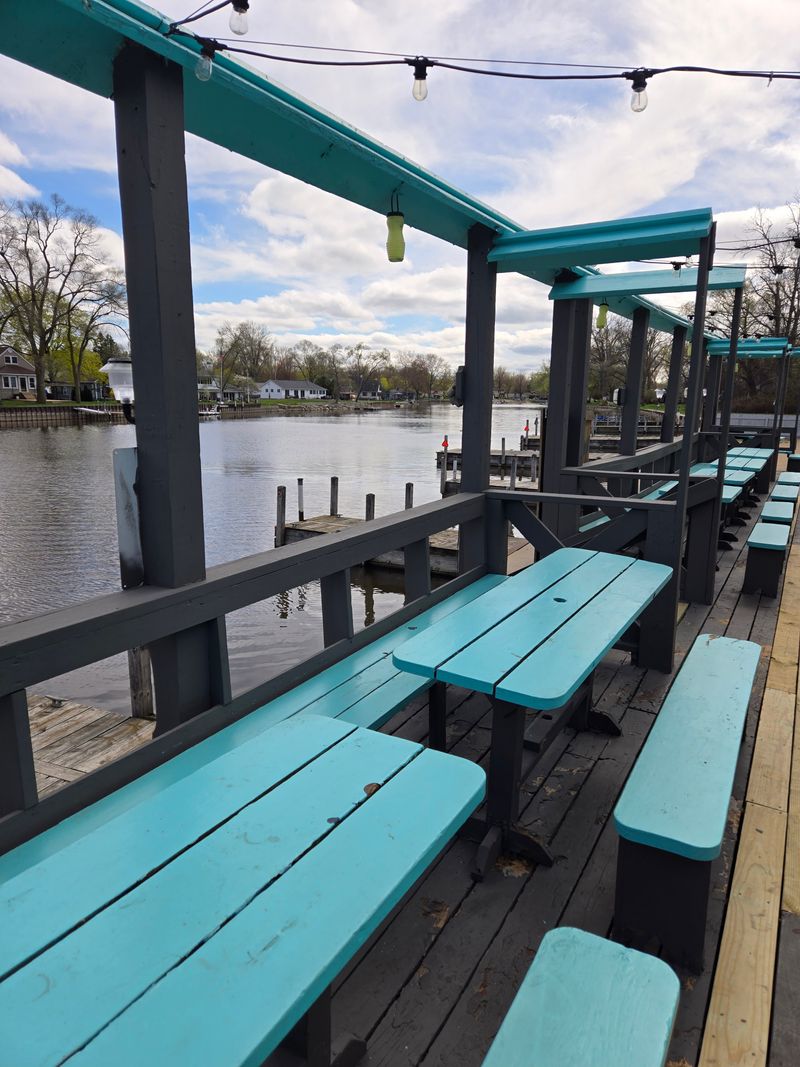 Hours, Timing, and Best Seats