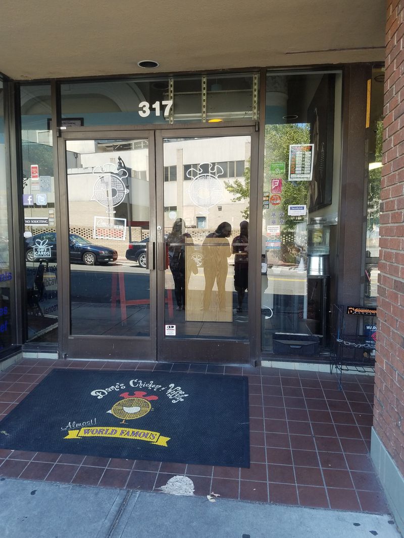 Dame's Chicken & Waffles