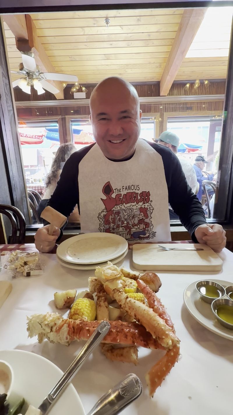 This Washington Waterfront Crab Shack Serves Seafeast Buckets Locals Say Are “Worth Any Detour To The Pier” 15 Family Friendly Fun