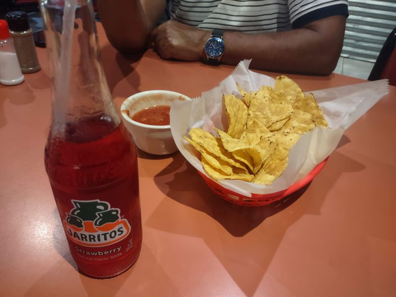 This Iowa Mexican Grill Serves Fajitas And Margaritas Locals Say Always Bring A Crowd 21 Guacamole Mixed For Gatherings