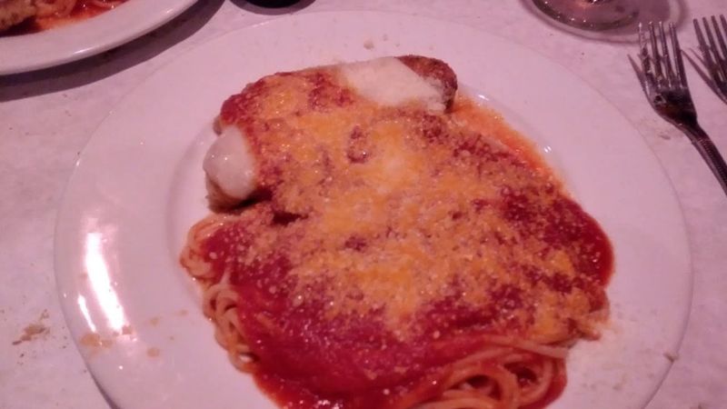 This Kansas City Italian Restaurant Serves Old-School Red Sauce Plates Locals Say Never Change 20 Chicken Parmesan Memories