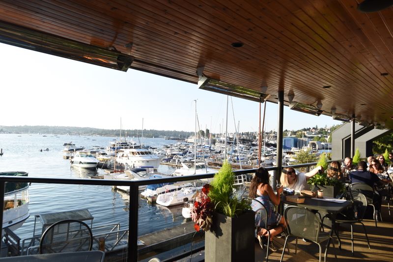 13 Washington Breakfast Spots Where Dungeness Crab Is The Morning Star 11 Duke's Seafood South Lake Union – Seattle, WA