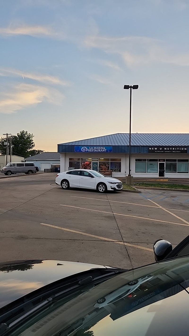 La Marina Seafood & Bar - Salina, Kansas