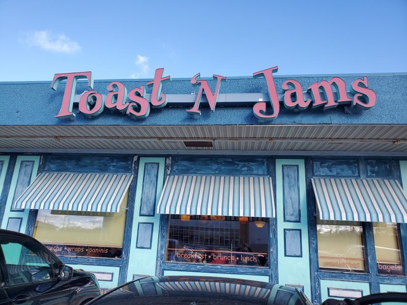 12 Michigan Breakfast Huts Where Coffee Refills Are Still Free 11 Toast 'N Jams - Norton Shores, Michigan