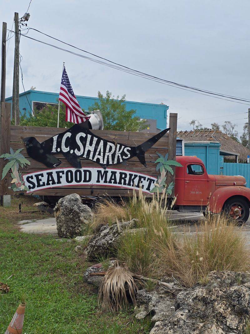 I.C. Sharks Seafood Market, Bar & Cafe - St. Petersburg, Florida