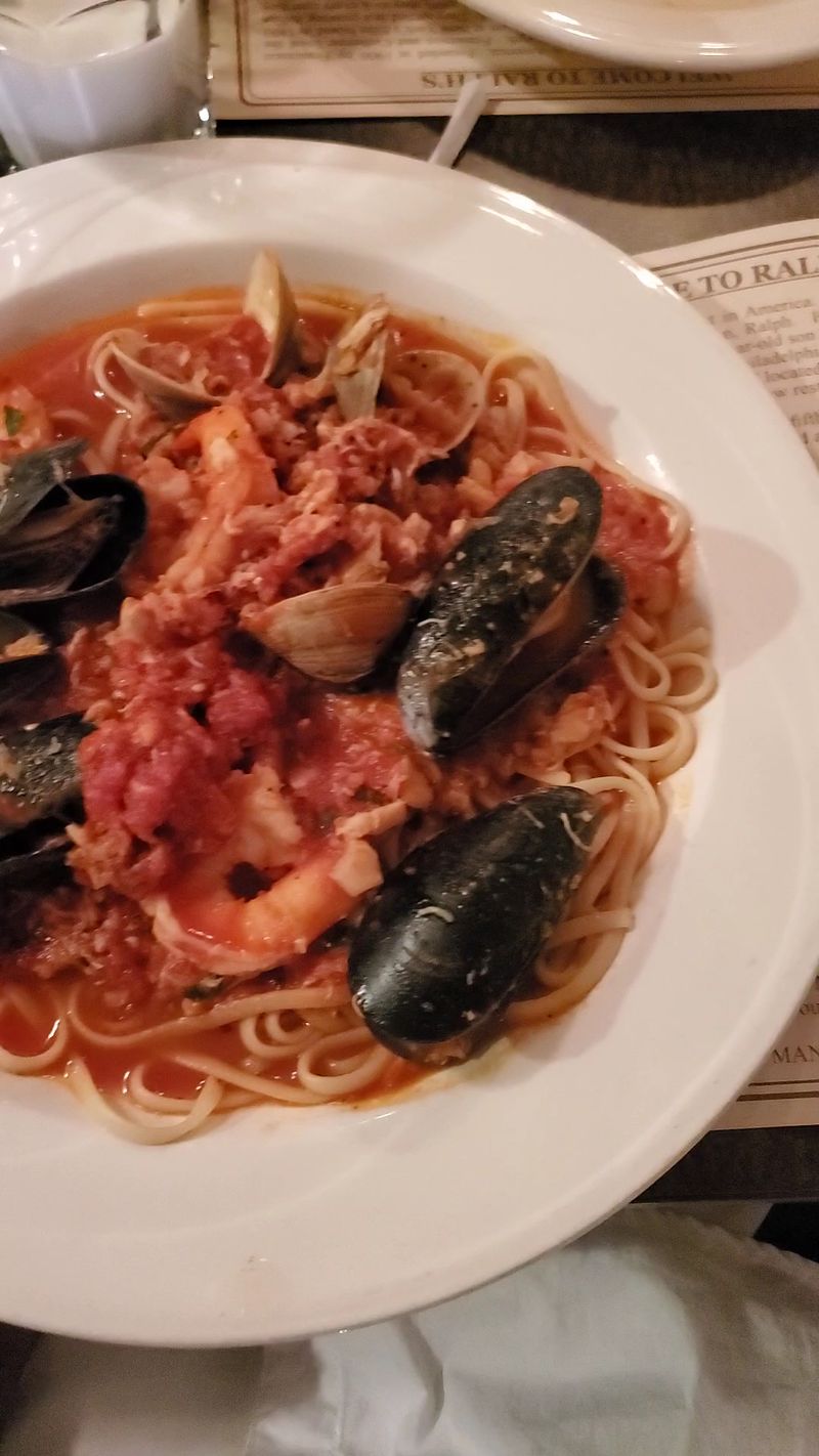 This Philadelphia Italian Restaurant Serves Red-Sauce Classics Locals Say Never Go Out Of Style 19 Aromas That Anchor The Night