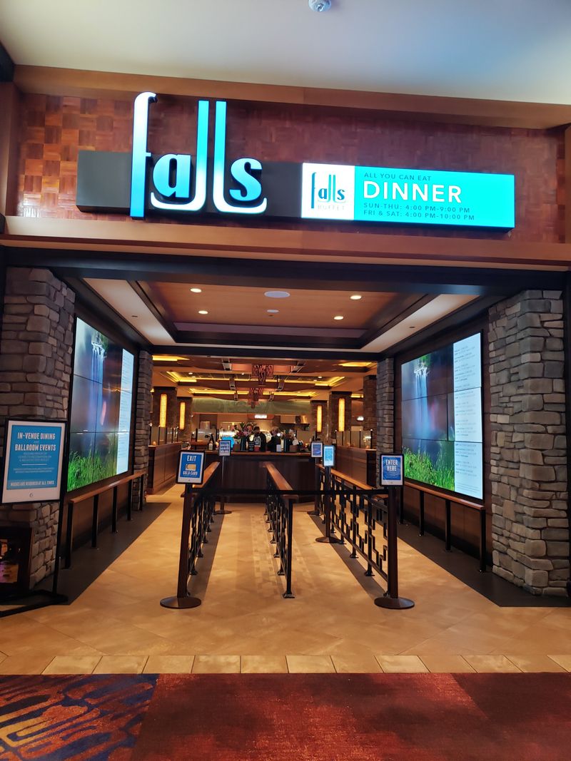 11 Washington Seafood Buffets Where Salmon, Clams, And Crab Keep Plates Overflowing 9 Falls Buffet - Snoqualmie, Washington