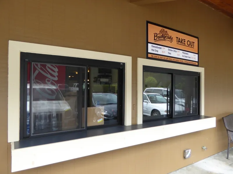 Bridgeside Restaurant - Cascade Locks, Oregon