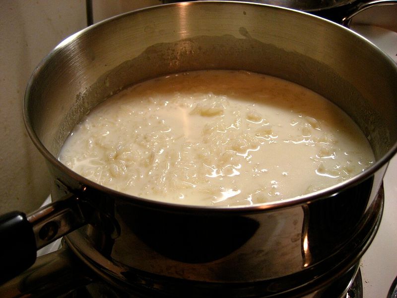 8 Lost Christmas Eve Meals Families Used to Cook Every Year 6 Rice Cooked in Milk With a Touch of Sugar