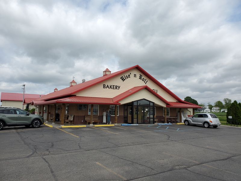 People Cross Indiana Just To Try The Cinnamon Rolls At This Roadside Bakery 16 Quick Contact And Essentials