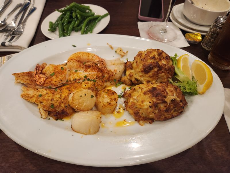 G & M Restaurant - Linthicum Heights, Maryland