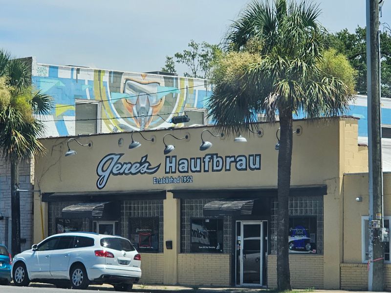 Gene's Haufbrau - Charleston, South Carolina