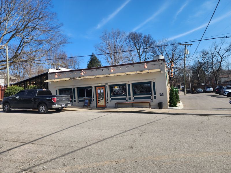 This Tennessee Griddle Spot Serves Smashburgers Locals Say Beat Any Chain 18 Location And How To Get There