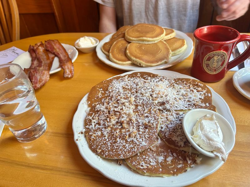 This Pancake House Flips Cakes Bigger Than the Plate—and Food Lovers Love It 14 Value For The Portion