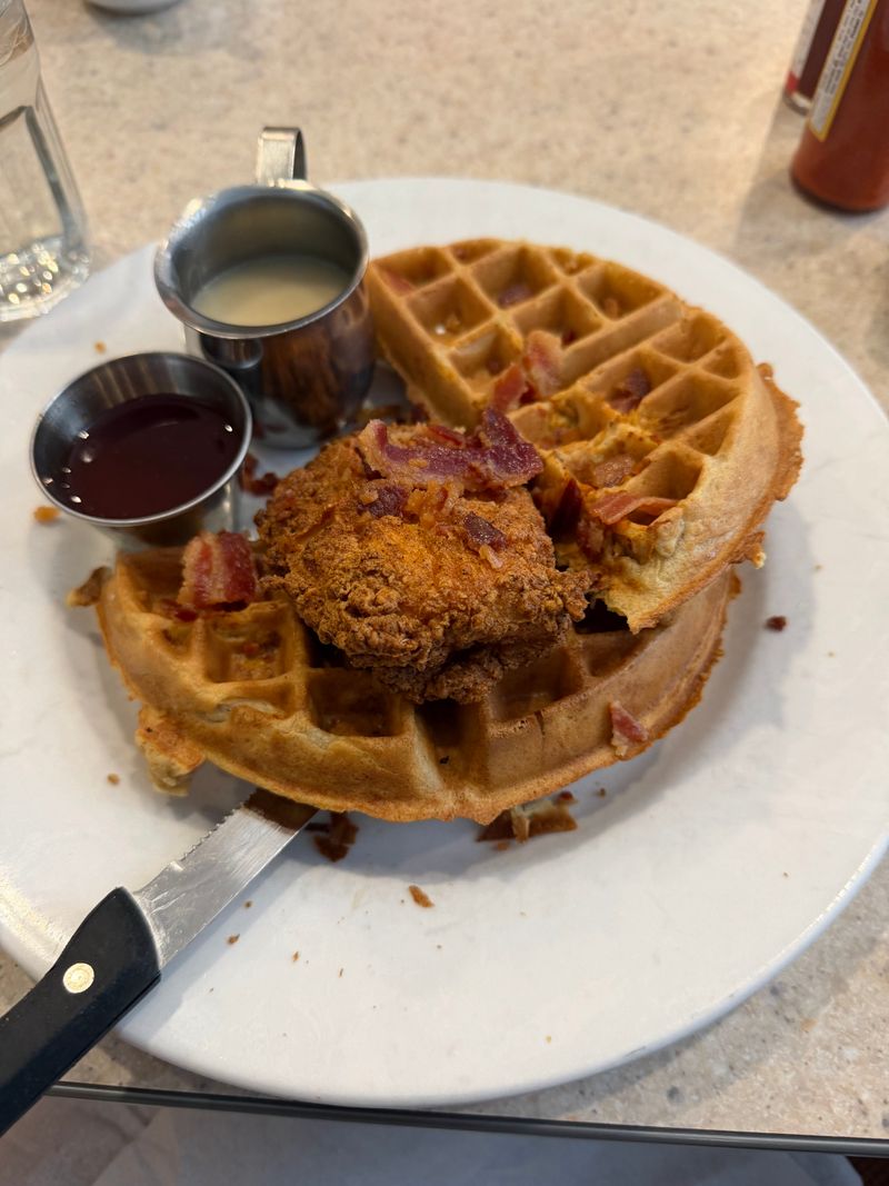 Modern, Cozy Dining Room