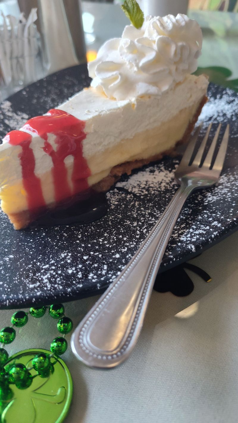 This Ohio Riverfront Bistro Serves Lobster Mac ’N’ Cheese Locals Say Is Worth The Drive To The Riverfront 19 Desserts Worth The Wait