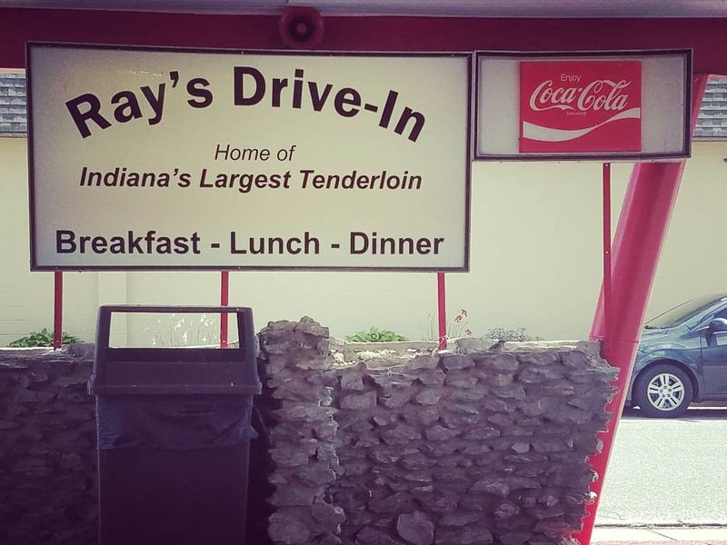 This Indiana Tenderloin Stand Has Fans Who Drive Hours Just For One Sandwich 17 Hours and Planning Ahead