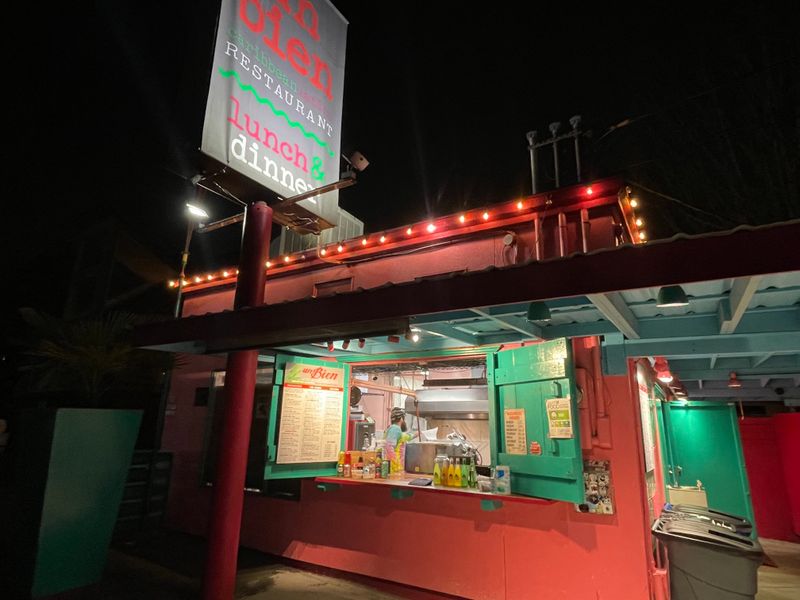 Un Bien - Seattle, WA