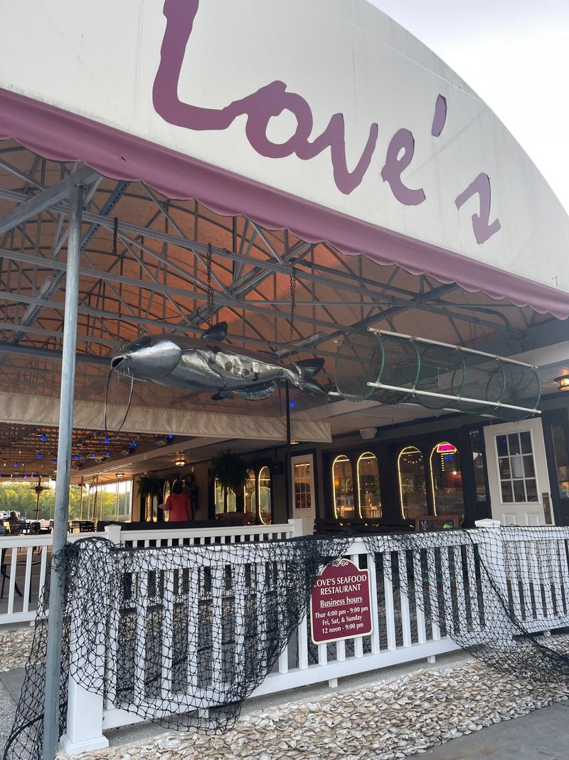 LOVE'S SEAFOOD & STEAKS - Savannah, Georgia