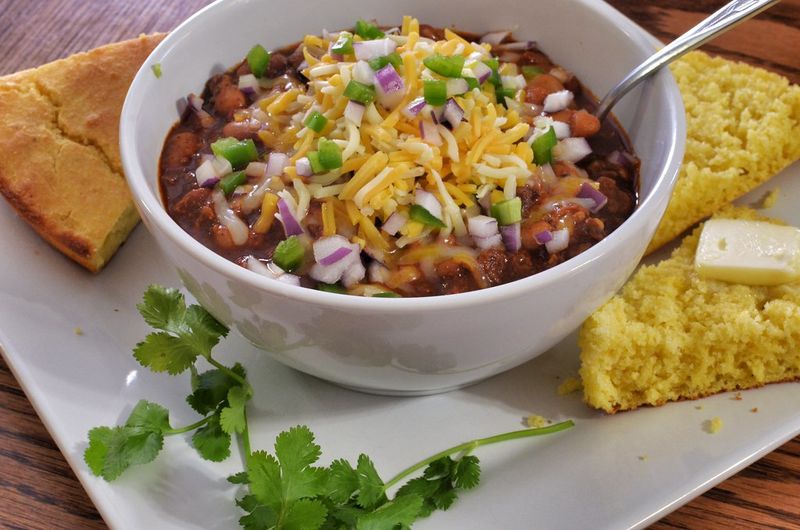 Chili with cornbread