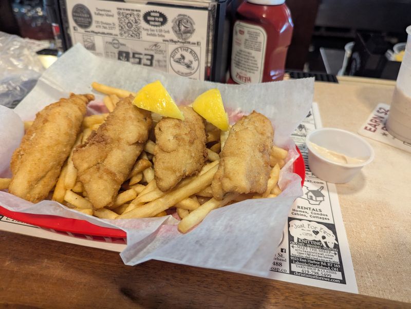 Perch Basket For Traditionalists