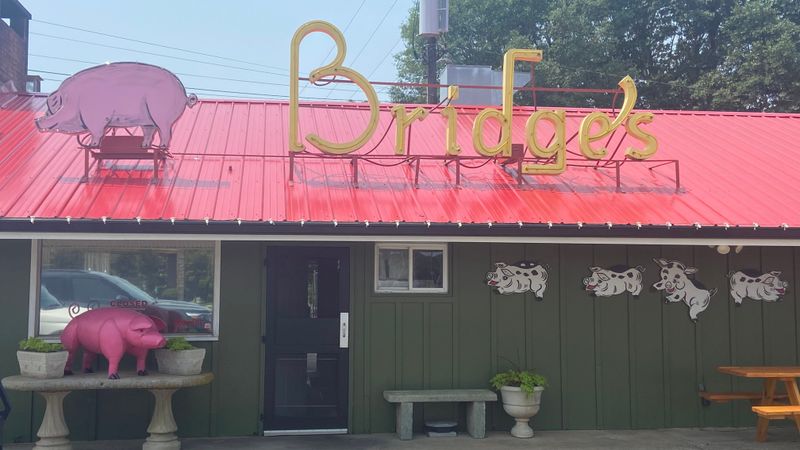 Red Bridges Barbecue Lodge - Shelby, North Carolina