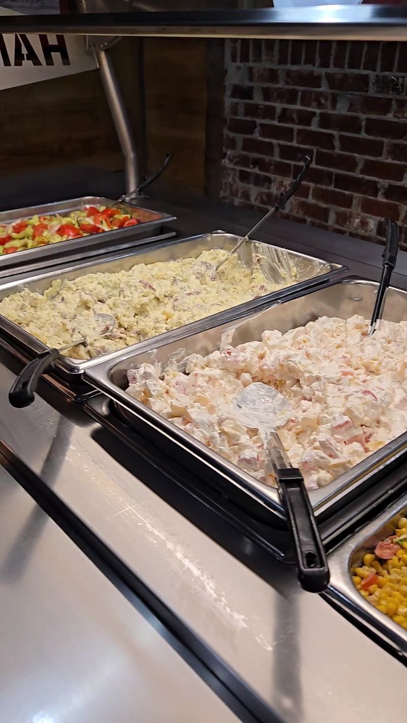 This Mississippi Buffet Serves Southern Comfort Food Locals Say Is Worth Loosening The Belt 31 What The Regulars Know