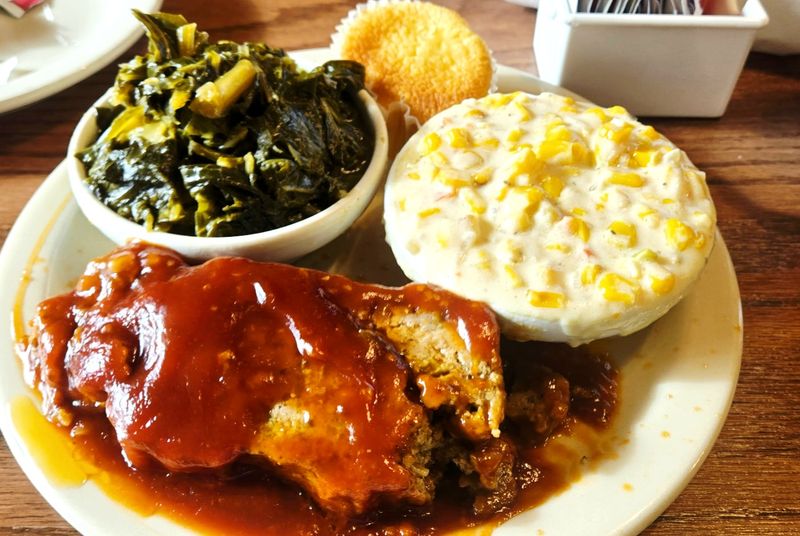 Cornbread That Makes Friends