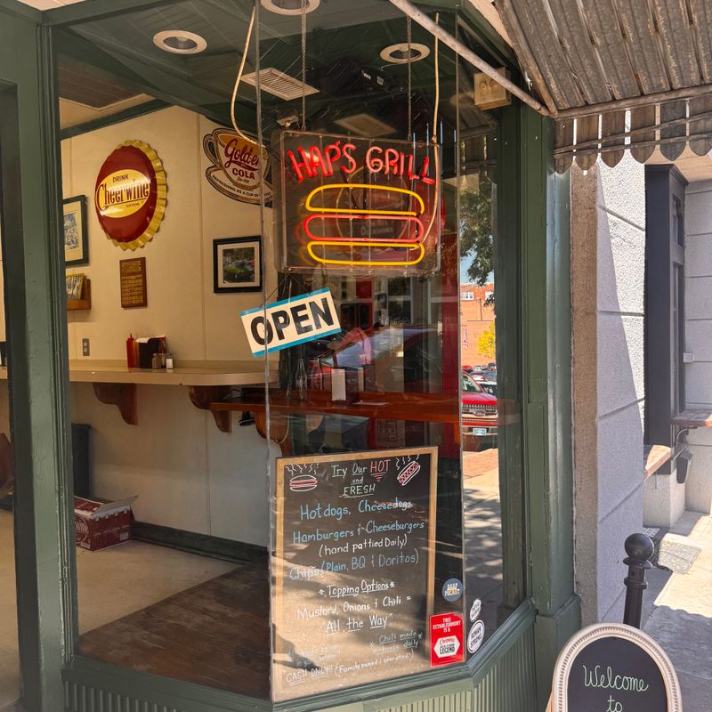 Hap's Grill - Salisbury, North Carolina
